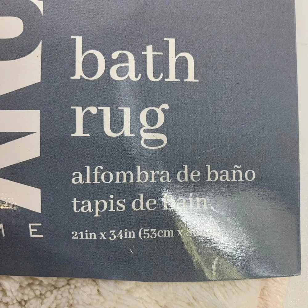 VCNY Home‎ Bath Rug Cream Scalloped Edge 21 x 36 Inches New